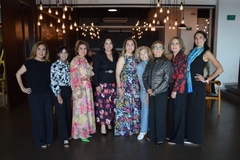 Elvira Romero, Olivia Martínez, Blanca Guzmán, Mirna Cazarez, Faviola Romero, Mónica Tarín, Yolanda Medel, Elvira Cruz, Lucila Campos.  