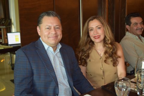 Gustavo Morachis y Alma Mondragón.