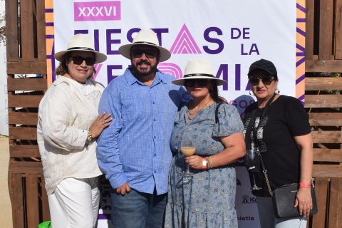 Catalina López, Julio Obregón, Claudia Reyes y Martha Reyes. 
