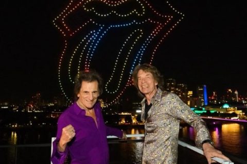 Show de drones ilumina el estreno de The Rolling Stone
