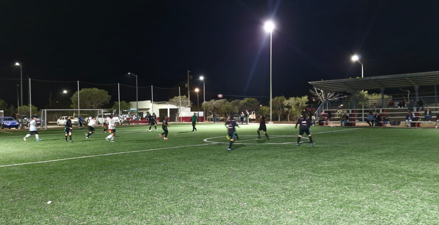Invitan a torneo de futbol de barrios