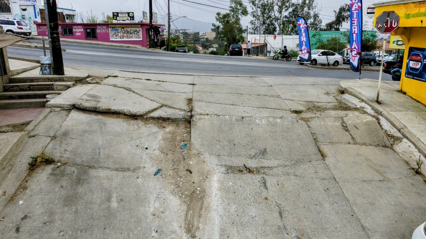 Empeora el concreto en calles de Col. 89