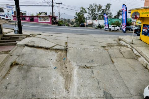 Empeora el concreto en calles de Col. 89