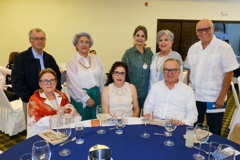 Juan Francisco Zepeda, Elsa Viniegra, Irene Bustamante, Feiza de Tello, Luis Bustamante, Julieta Valdez, Georgina Corral y Daniel Quintero.