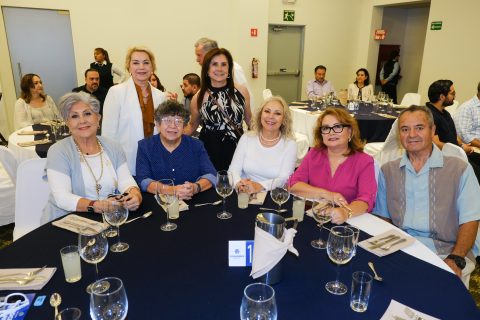 Socorro Gutiérrez de Apodaca, Laura Gutiérrez Osuna, Feiza de Tello, Graciela Guerro, Stasia De la Garza, Bertha Trujillo y Jorge Rouzeaud.