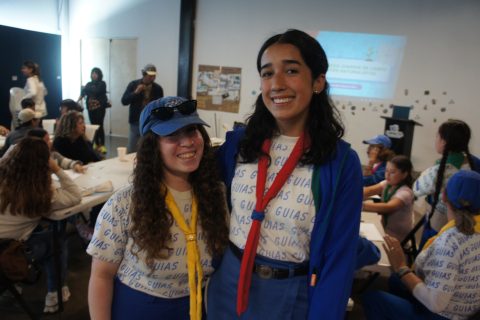 Paulina y Aisha.