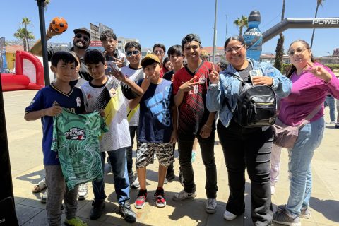 Los asistentes presumieron las camisetas de sus jugadores favoritos.