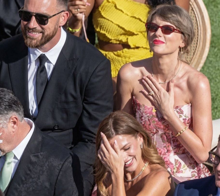 Taylor luce anillo por primera vez