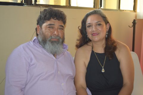 Carlos Cisneros y Claudia González.