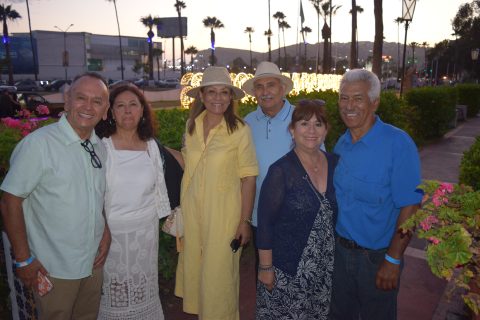 Felizardo Palacios, Lidia Gallegos, Martha y Fernando Cervantes, Tere Villalobos y Carlos Covarrubias. 