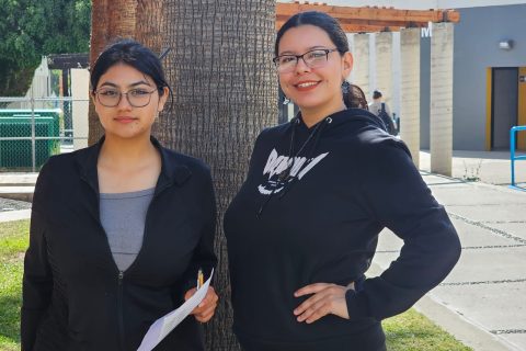 Melanie Manzano y Yeimi Gastélum.