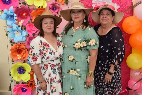 Eva Acosta, Antonieta González y María de Jesús Casillas. 