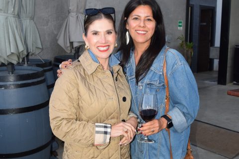 Danitza Maciel y Glenda Galarza.