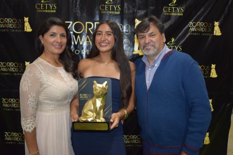 Ángeles Esquivias, Ana Victoria González y César González.