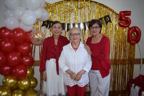 Tere Estrada, Paulita Alarcón y Paz Lizárraga.