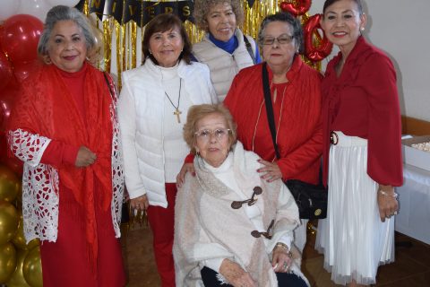 Francis Padilla, Griselda Sánchez, Berenice Figueroa, Enriqueta Zurita, Tere Estrada y Anita de Méndez.