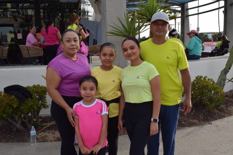 La familia Lerma de Hoyos disfrutó de la carrera 5k de Fovicom.