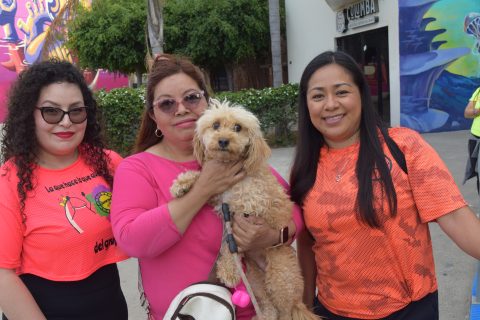 Bianca, Nuvia y Valeria asistieron con su perrita Lulú.