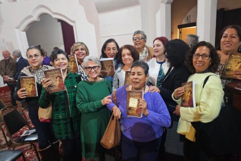 Integrantes del club Letras Amigas asistieron a la presentación del libro.