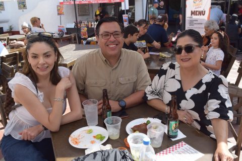 Leticia Meza, Jonathan González y Brenda Calvo. 