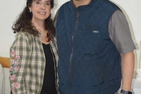 Lidia Sandoval y el padre Javier García.
