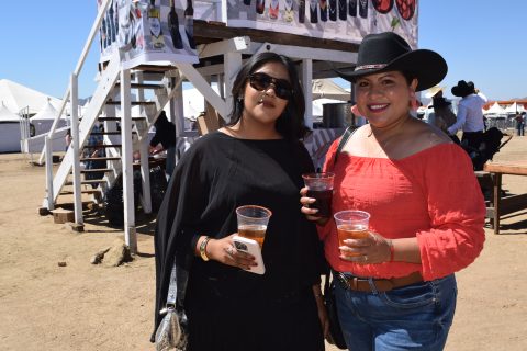 América y Adelina. 