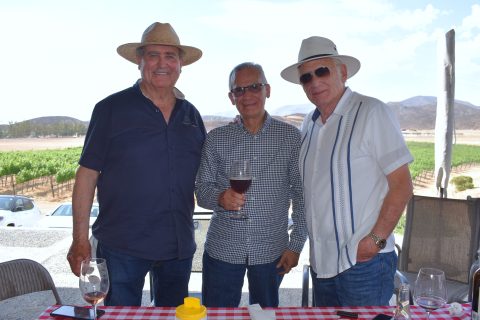 Disfrutan empresarios convivio campestre
