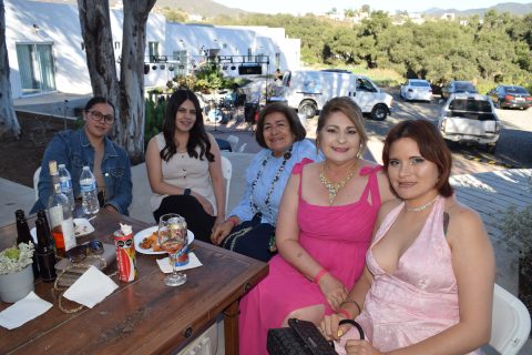 Danna, Ariana, Victorina González, Dolores González y Ariadne Torres.