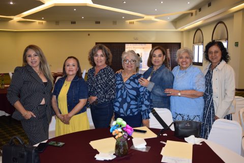 Leticia Clara, Eva Acosta, Laura Osuna, Aracely Amador, Nora Mendivil, Rosita Anasosa y Tere Soto.