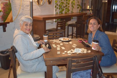 María Guzmán y Luisa Roy.