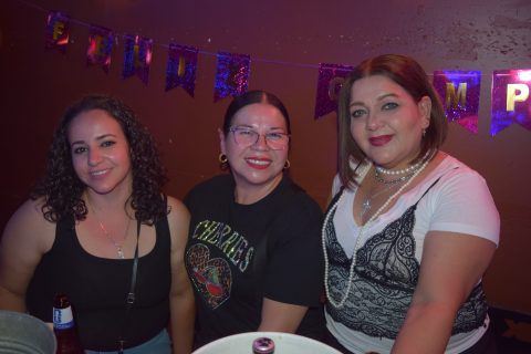 Marce Espinoza, Olivia Saenz y Angie Carlón.