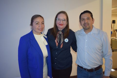 Cynthia Arredondo, Sue Magallanes y Emir Navarrete.