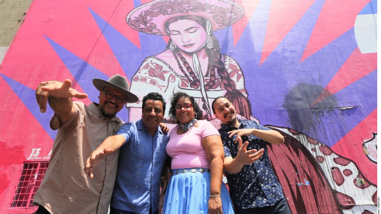 Estrena disco La Santa Cecilia