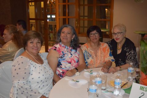 Leonor, Cecilia, Rosalba y Enriqueta Lucero. 