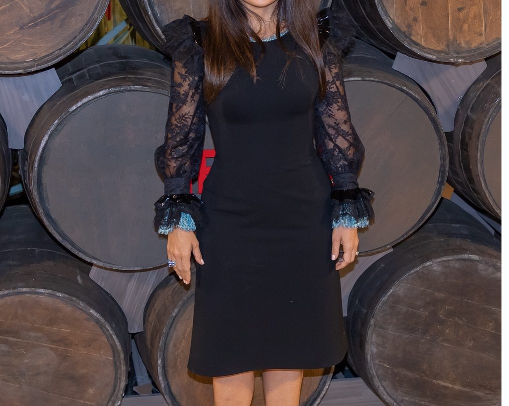 Salma Hayek dirigirá de la mano de Angelina Jolie