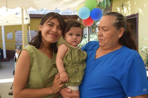 Nancy Herrera, Eliza y María Guadalupe Delgado. 