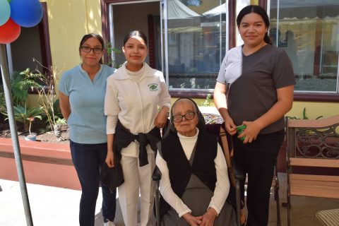 Evelyn Cisneros, Danira Rodríguez, Juana María Rojas y Clara Díaz. 