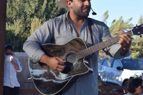 Gustavo Adolfo Cortés amenizó la tarde.