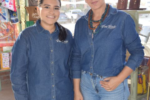 Alehtse Toscano y Patricia Montfort. 