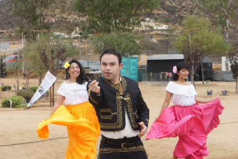 Pancho realizó una presentación de canto en lengua de señas. 