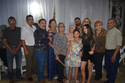 Las familias Carrillo y Núñez felicitaron a la pareja.