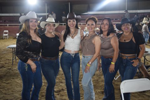 Berenice Ojeda, Michelle Preciado, Krisell Montoya, Cristy Gutiérrez, Lilly Soto y Rocío Villa. 