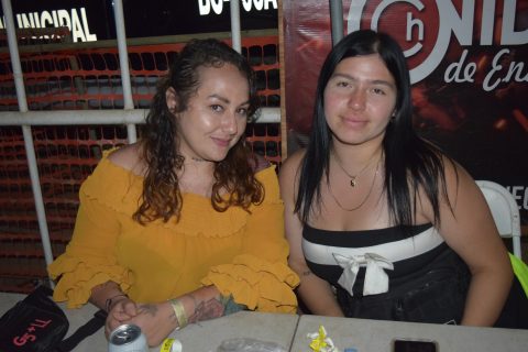Pilar Flores y Danna González.