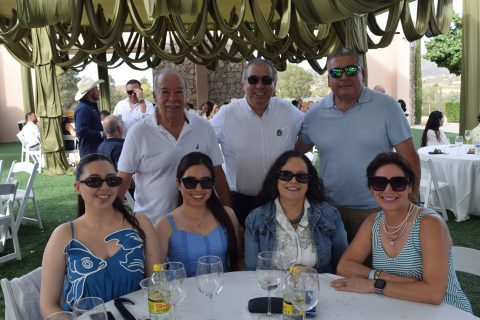 Alfonso Castañeda, Luis Enrique Hernández, José Antonio Fajardo, Marisol Hernández, Mariana Hernández, Rosalinda de Hernández y Blanca Alicia Castañeda.