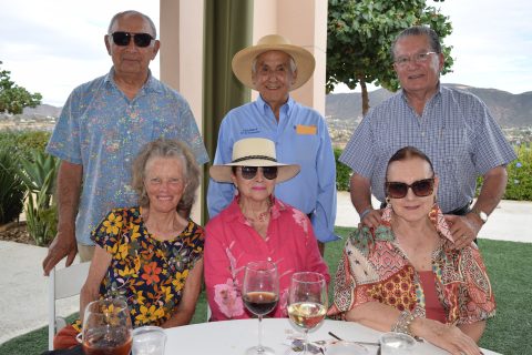 Rosendo Ramos, Carlos Alberto Tavares, Fernando Arjona, Susana Ramos, Bertha Tavares y Olga de Arjona. 