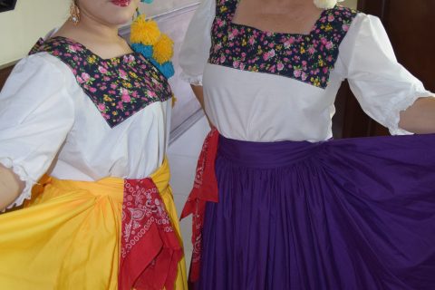 Ana Gabriela Oliveros y Chuyita Beltrán. 