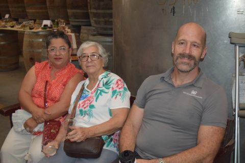 Isabel Ramírez, Lucila Fuentes y Rodger Evans. 