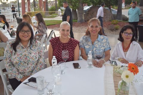 Ana Gloria Torres, Korina Mendoza, Rocío Cabazos y Lidia González. 