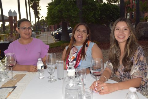 Nora López, Miriam Mejía y Aranza Flores. 