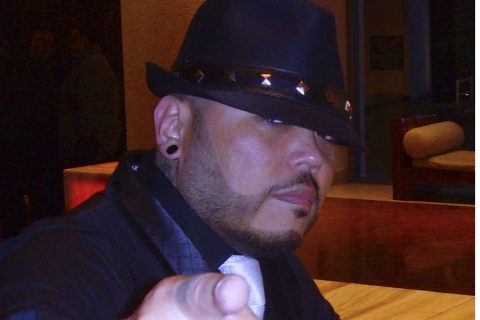 A.B. reclama más de 1 mdd a su hermana
